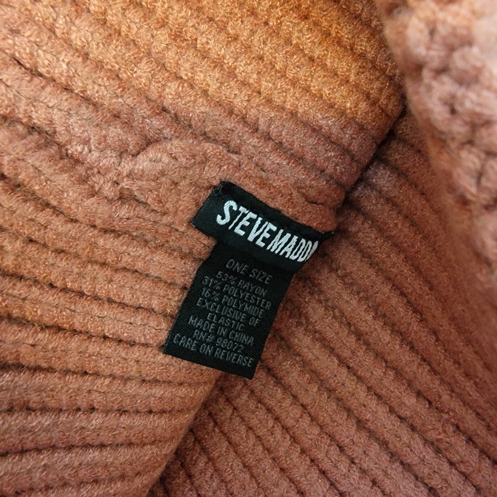 Steve Madden beanie - Picture 2 of 5